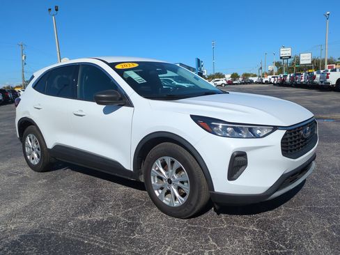 Used 2023 Ford Escape Active FWD image 2