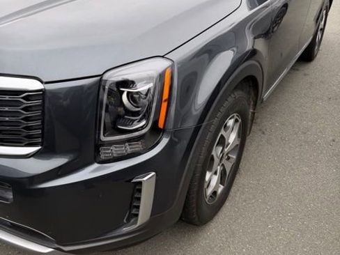 Used 2020 Kia Telluride EX w/ Towing Package FWD image 2