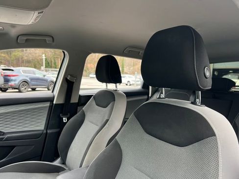 Used 2022 Volkswagen Taos S image 14