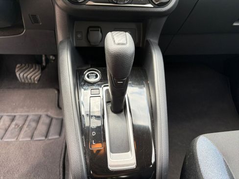 Used 2025 Nissan Versa SV FWD image 39