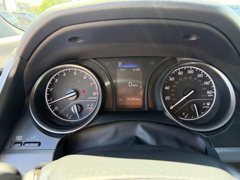 Used 2024 Toyota Camry SE image 6