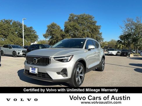Used 2023 Volvo XC40 B5 Plus w/ Protection Package Premier image 1