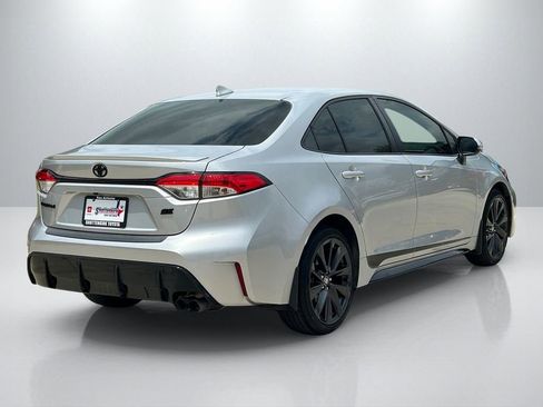 Used 2023 Toyota Corolla SE FWD image 5