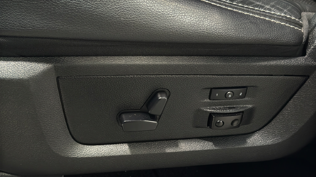 Used 2017 RAM 1500 Laramie AWD/4WD image 19