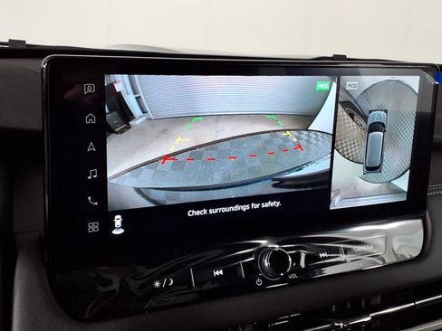 New 2025 Mitsubishi Outlander SE image 17