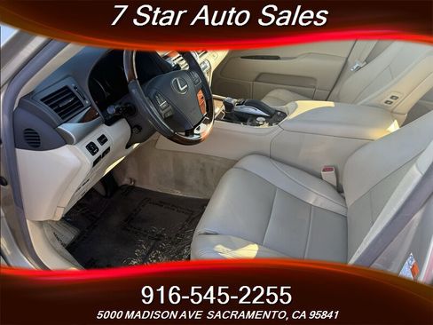 Used 2016 Lexus LS 460 w/ Comfort Package image 10