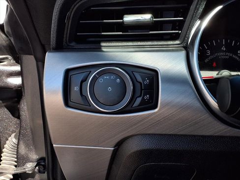 Used 2020 Ford Mustang Premium image 12