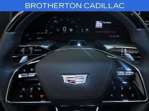 Used 2025 Cadillac Escalade V AWD/4WD image 18