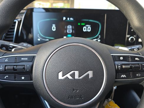 Certified 2025 Kia Sportage LX AWD/4WD image 25