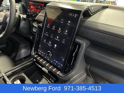 Used 2025 GMC Yukon XL AT4 Ultimate w/ LPO, AT4 Appearance Package AWD/4WD image 26