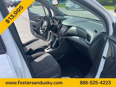 Used 2020 Chevrolet Trax LS w/ Tint and Cruise Package FWD image 19