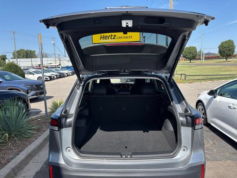 Used 2026 Volkswagen Tiguan SE AWD/4WD image 32