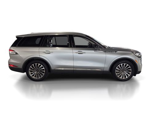 Used 2020 Lincoln Aviator Reserve w/ Equipment Group 201A image 8