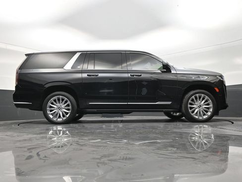 Used 2023 Cadillac Escalade ESV Premium Luxury AWD/4WD image 25