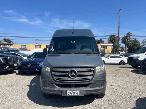 Used 2019 Mercedes-Benz Sprinter 144 image 2