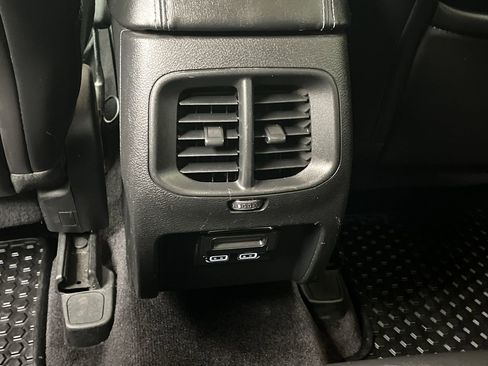 Used 2019 Jeep Cherokee Latitude Plus w/ Cold Weather Group image 12