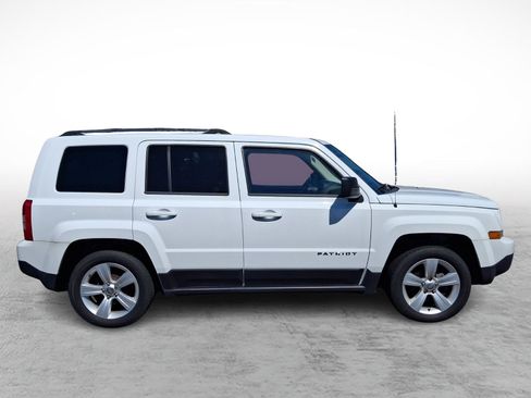 Used 2016 Jeep Patriot Latitude FWD image 7
