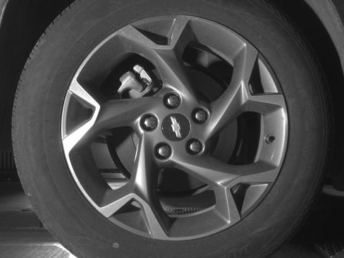 Used 2025 Chevrolet Trax LT FWD image 15