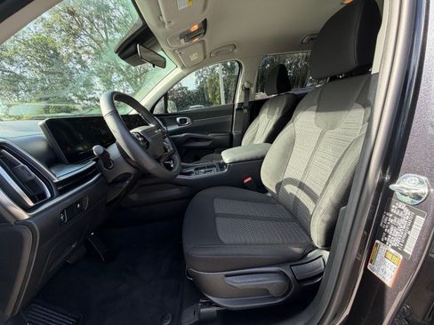 Certified 2026 Kia Sorento LX FWD image 23