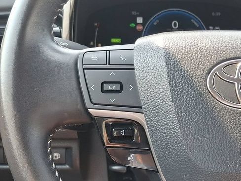 Certified 2025 Toyota Camry SE FWD image 18
