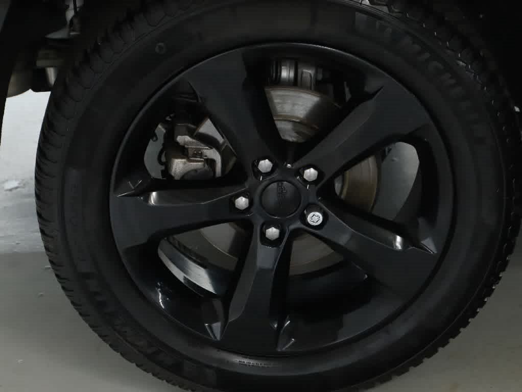 Used 2023 Jeep Grand Cherokee Altitude AWD/4WD image 12