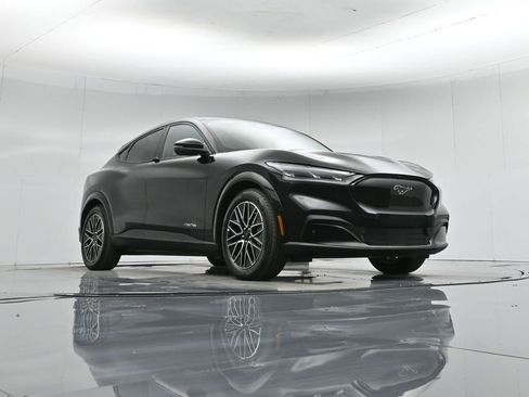 Used 2025 Ford Mustang Mach-E Premium image 54