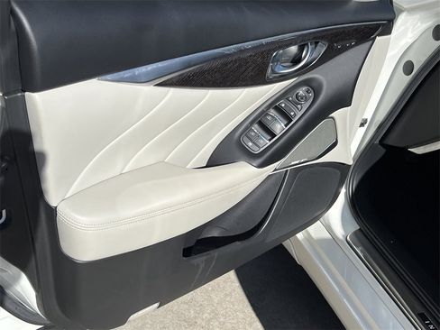 Used 2022 INFINITI Q50 Sensory image 7