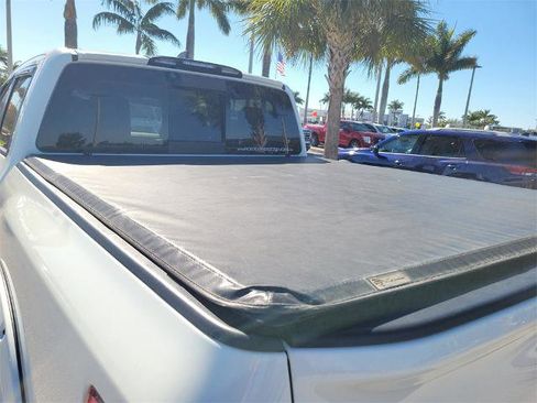 Certified 2022 Nissan Titan SV w/ SV Convenience Package image 15