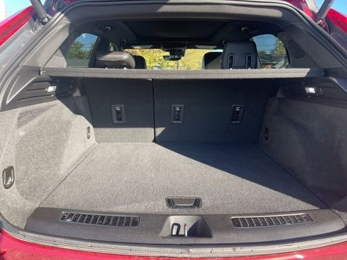 Used 2019 Cadillac XT4 Premium Luxury image 13