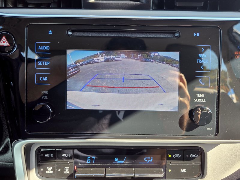 Used 2018 Toyota Corolla LE FWD image 31