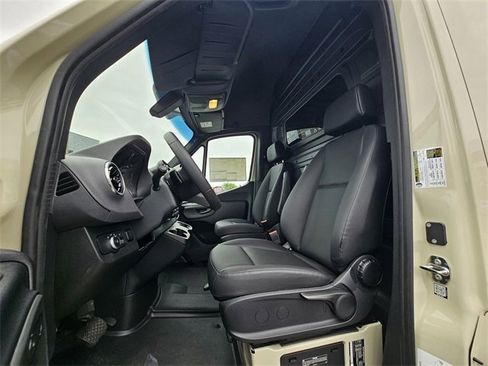 New 2025 Mercedes-Benz Sprinter 2500 image 14