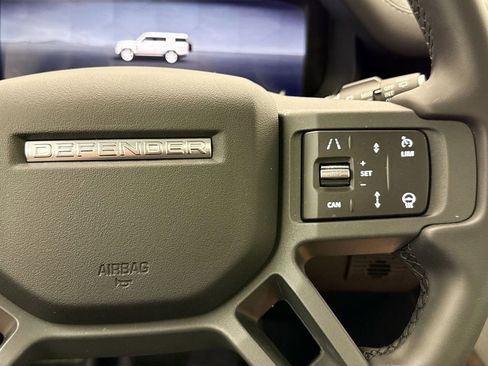 Used 2025 Land Rover Defender 130 X-Dynamic SE AWD/4WD image 12
