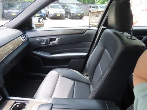 Used 2014 Mercedes-Benz E 350 4MATIC Sedan image 20