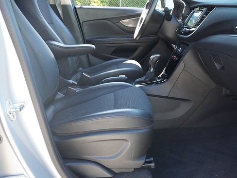 Used 2022 Buick Encore Preferred w/ Safety Package AWD/4WD image 25