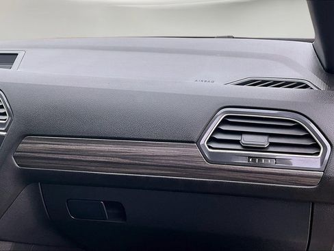 Used 2024 Volkswagen Tiguan SEL R-Line image 27