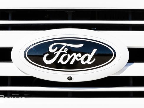 Used 2025 Ford F250 Platinum w/ Platinum Plus Package image 5