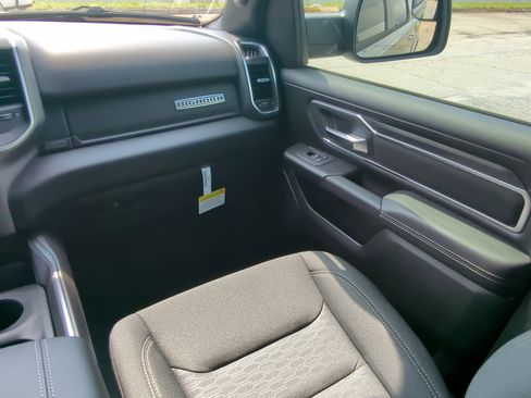 New 2026 RAM 1500 Big Horn AWD/4WD image 15