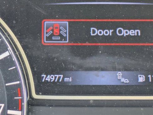 Used 2017 Nissan Pathfinder SL w/ SL Tech Package AWD/4WD image 10