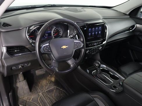 Used 2021 Chevrolet Traverse LT w/ LT Premium Package image 5