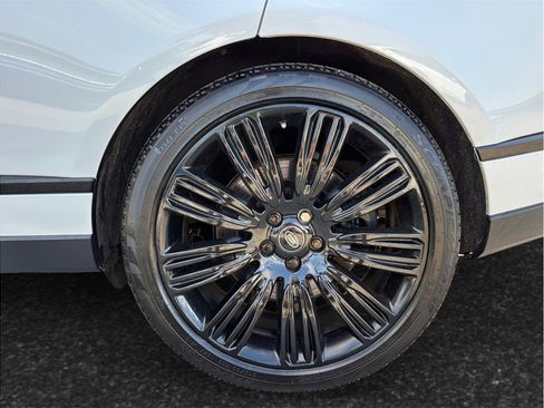 Used 2019 Land Rover Range Rover Supercharged AWD/4WD image 12