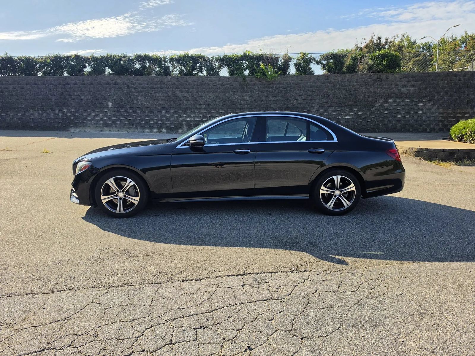 Used 2017 Mercedes-Benz E 300 4MATIC image 6