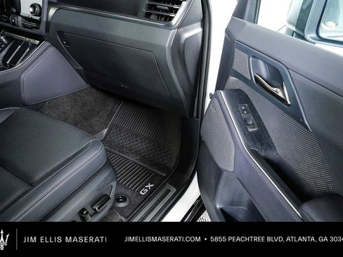 Used 2025 Lexus GX 550 w/ Accessory Package (2T) AWD/4WD image 24
