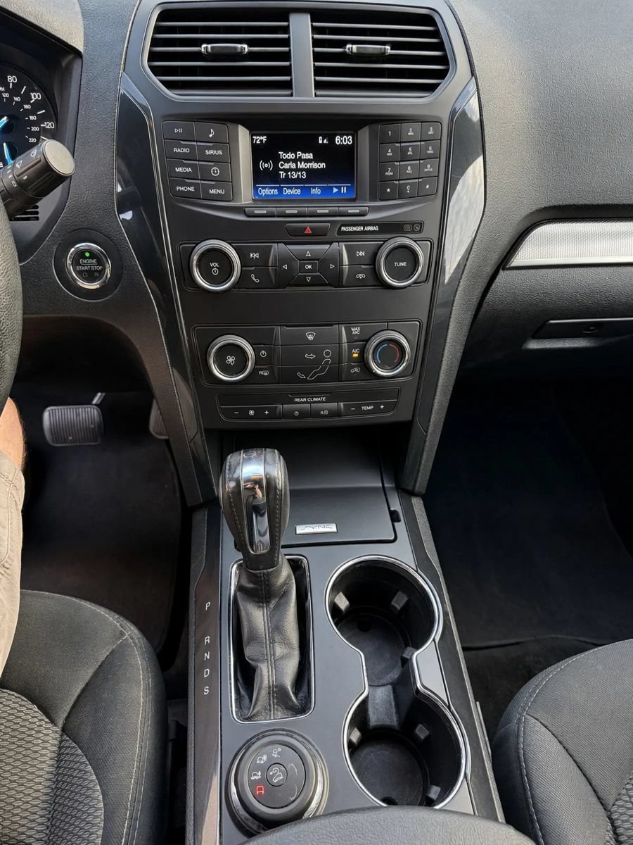 Used 2018 Ford Explorer XLT AWD/4WD image 14