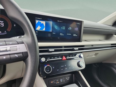 Used 2025 Hyundai Tucson SEL FWD image 11