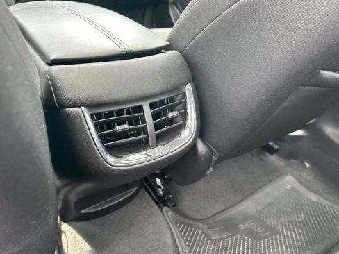 Used 2024 Chevrolet Malibu LT FWD image 16