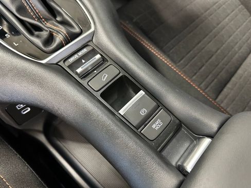 Used 2025 Honda HR-V Sport image 27