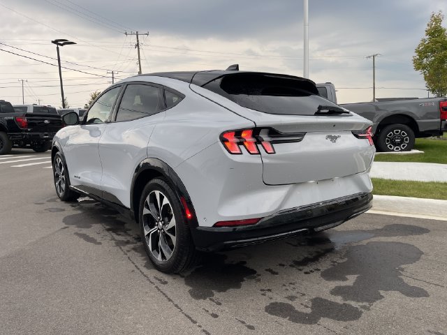 Certified 2021 Ford Mustang Mach-E Premium AWD/4WD image 4