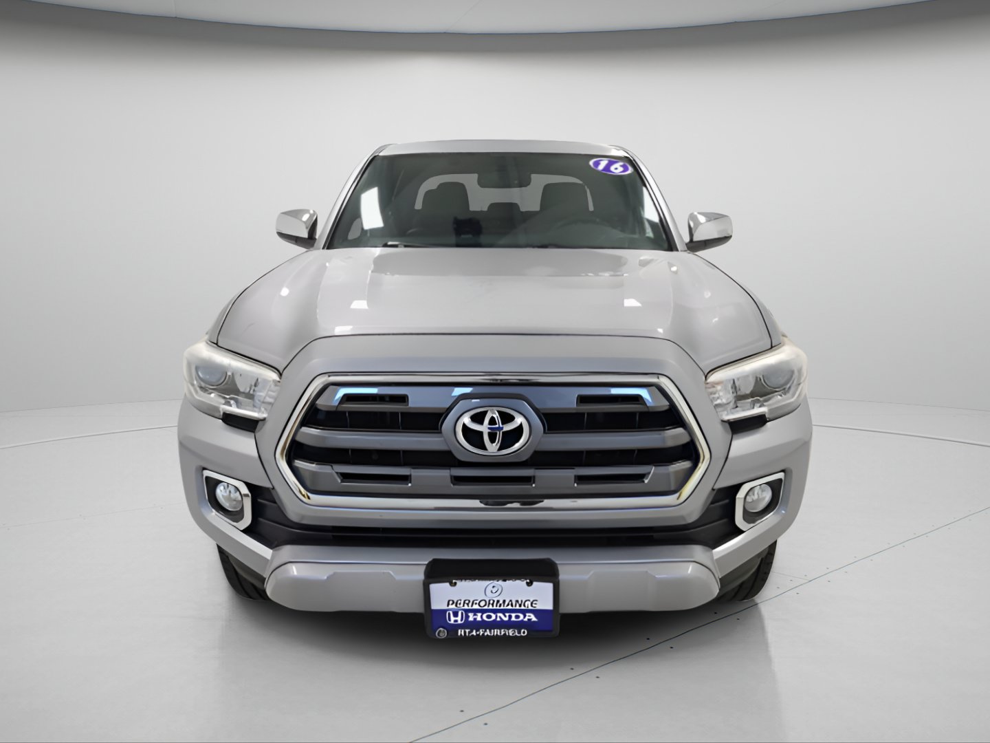 Used 2016 Toyota Tacoma Limited w/ Towing Package AWD/4WD image 2