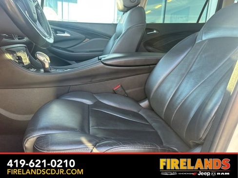 Used 2019 Buick Envision Premium w/ Driver Confidence Package image 20