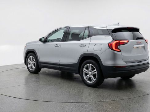 Used 2024 GMC Terrain SLE image 6